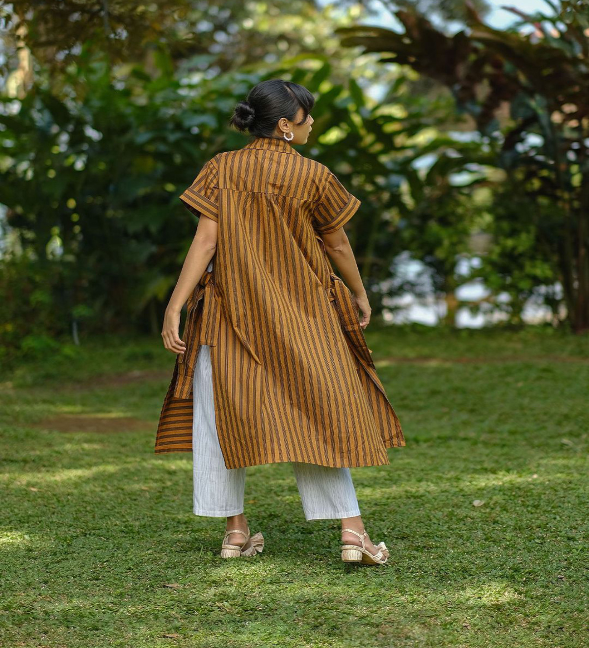 Dress lurik cantik milik jenama Nona