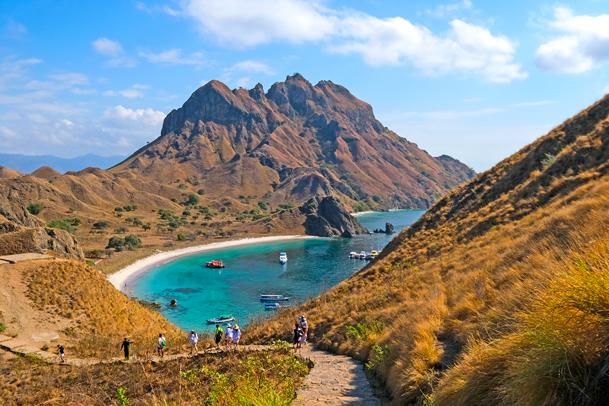 Try This 4D3N Perfect Getaway Plan Around Komodo National Park and Don't Miss the Wonders!