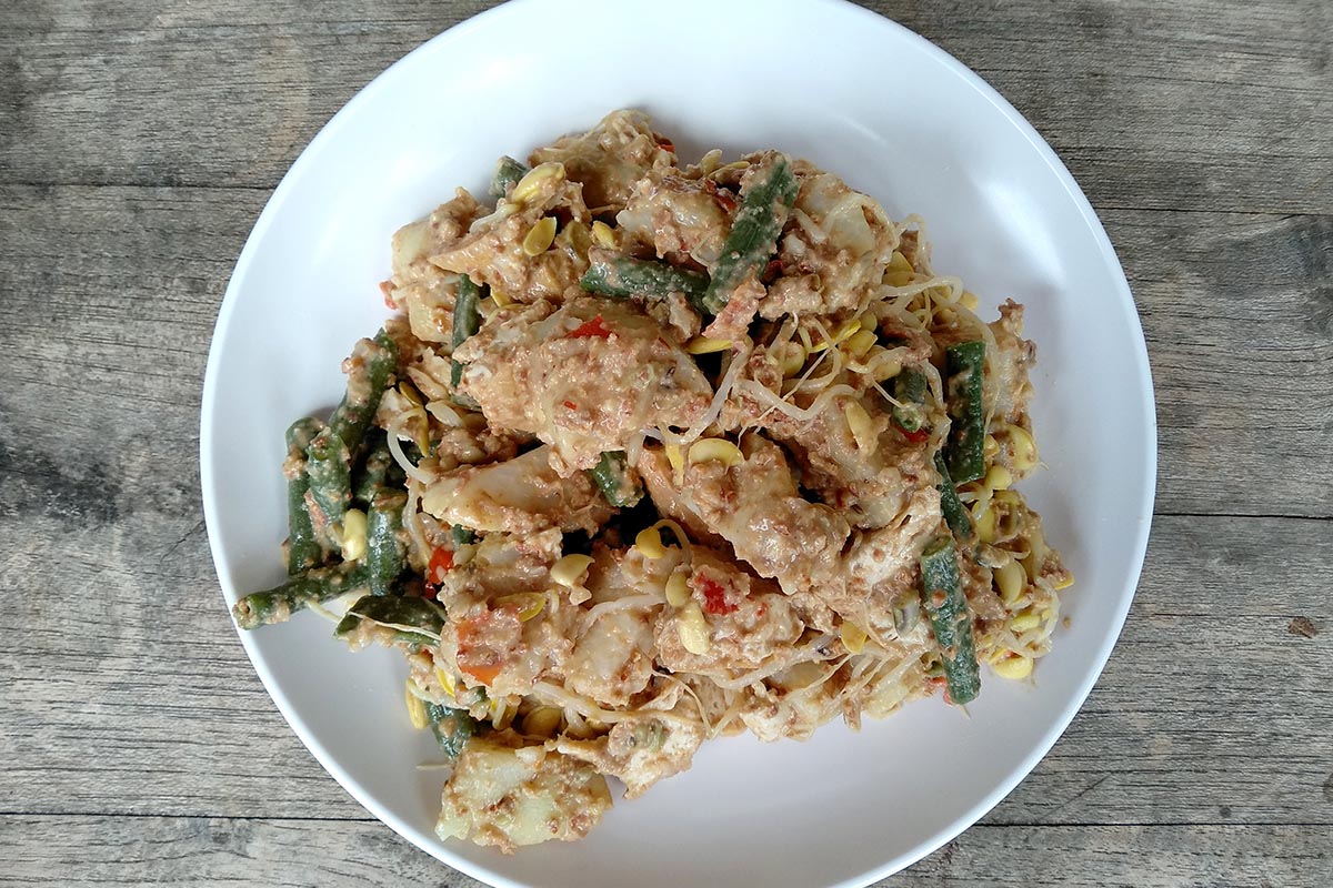 Tipat cantok merupakan salah satu kuliner khas Penglipuran